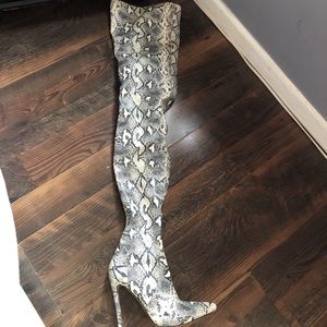 Perixir Thigh high snakeskin boots